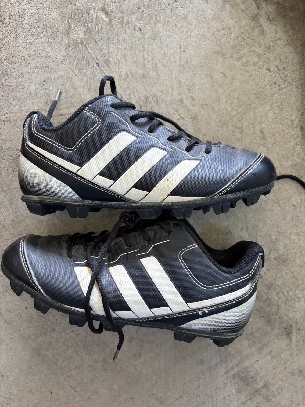 Black & White Boy’s Athletic Cleats